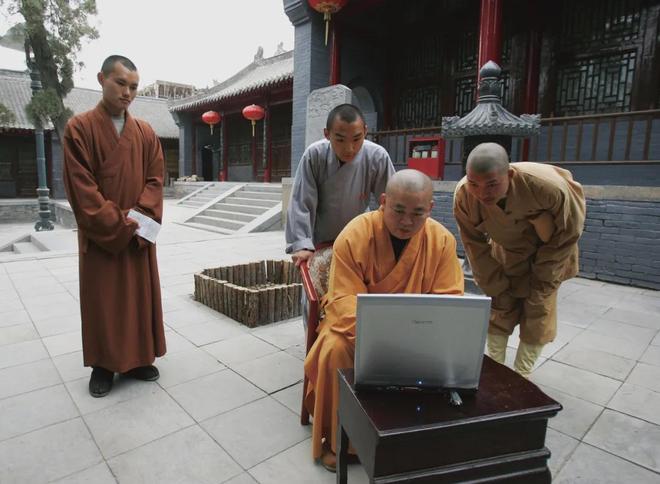 金獅會博龍娛樂城：印樂法師任少林寺住持，此前擔任洛陽白馬寺方丈